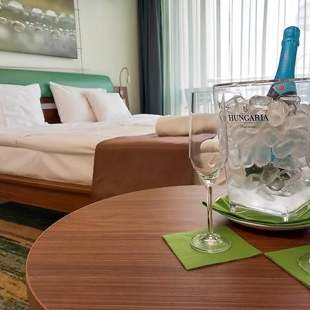 Vital Hotel Nautis Gárdony エクステリア 写真
