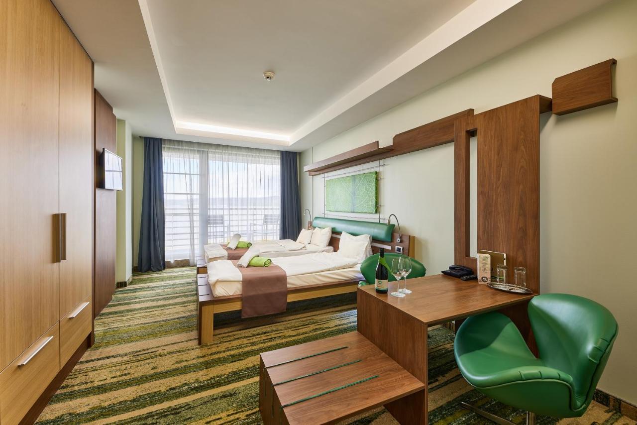 Vital Hotel Nautis Gárdony エクステリア 写真