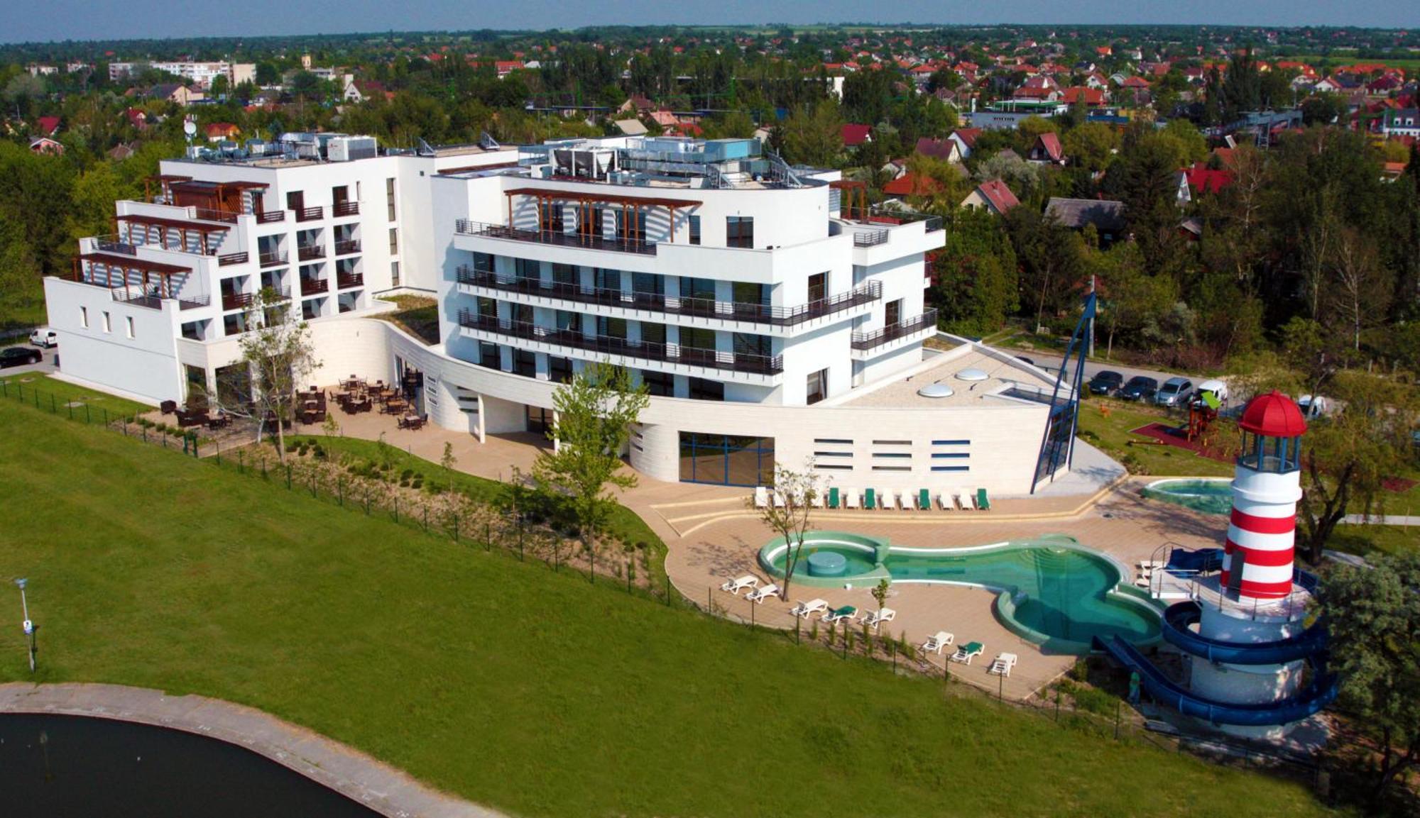 Vital Hotel Nautis Gárdony エクステリア 写真